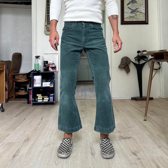Vintage 70s Youth Girl Levis Corduroy Bell Bottom Flare Pant - Picture 2 of 8